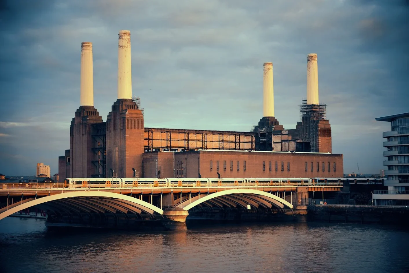 Apple to open new HQ at London's Battersea Power Station