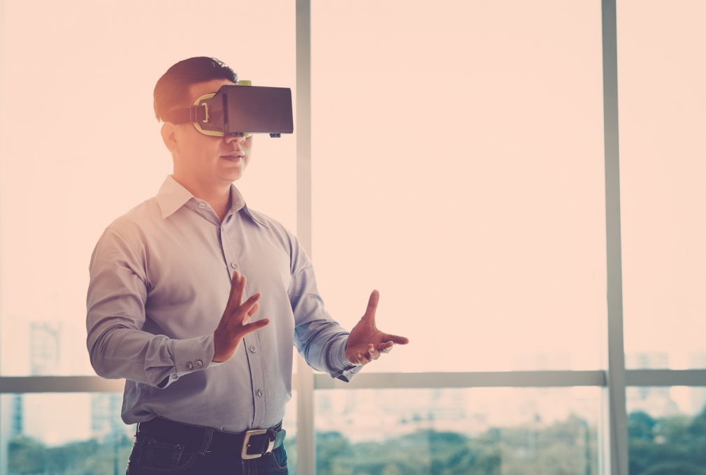 VR
