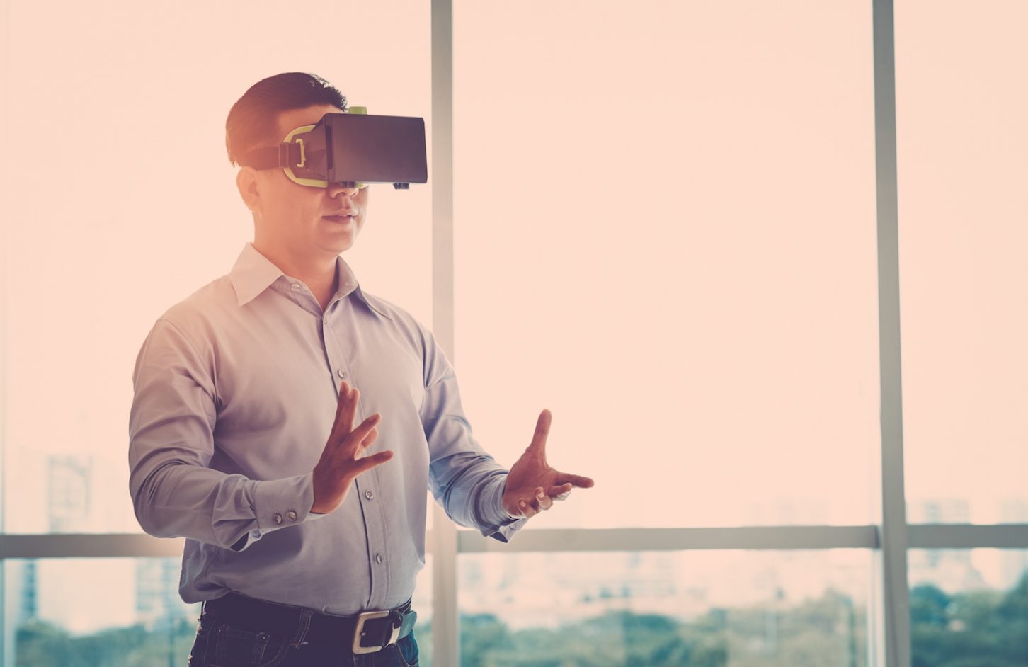 VR