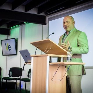 David Brown, VE