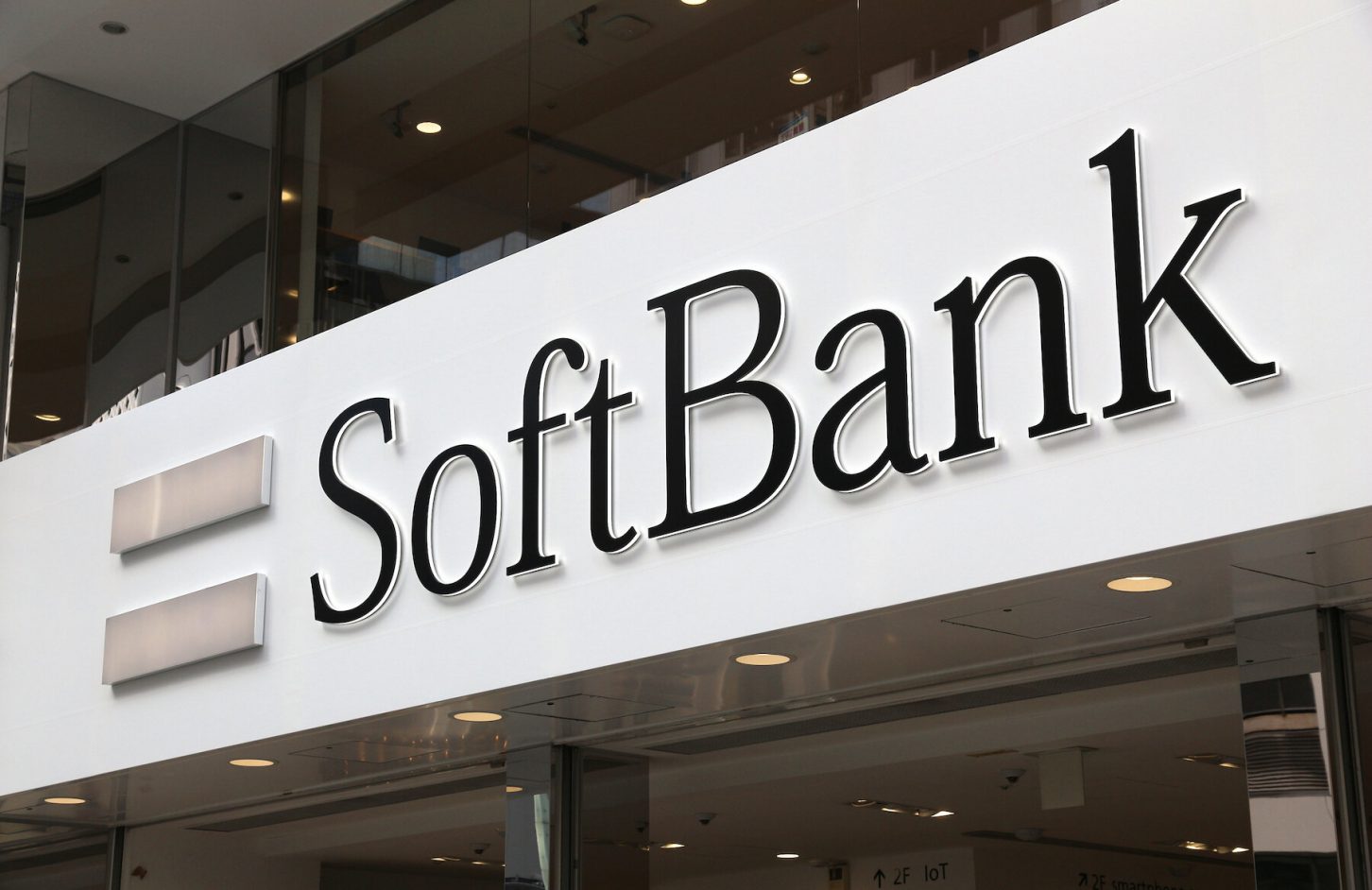 Masayoshi Son Arm