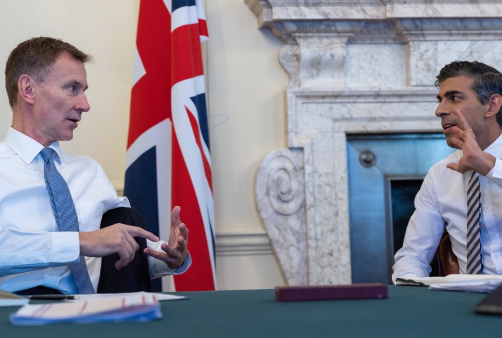 Rish Hunt and Jeremy Hunt hold crisis talks over the impact of Silicon Valley Bank UK's collapse on startups.