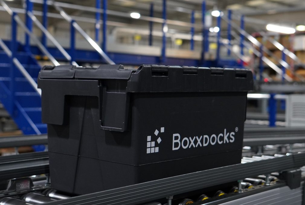 Logistics boxes