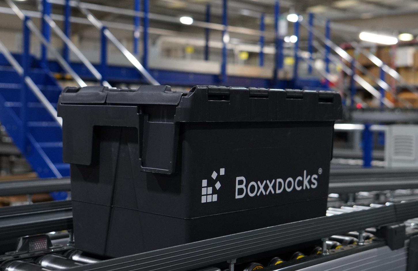 Logistics boxes