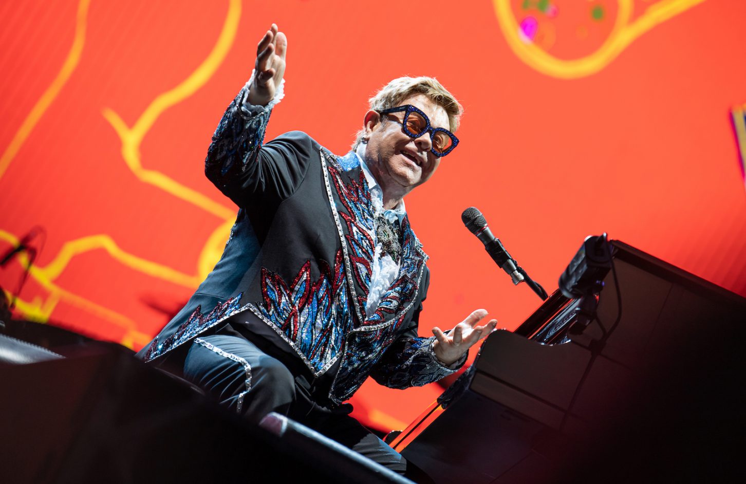 Elton John Audoo