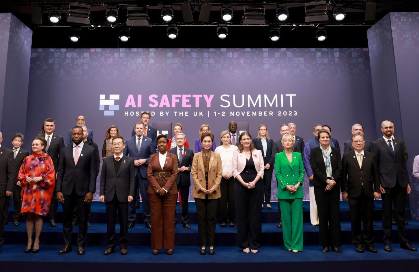 World leaders sign the Bletchley Declaration at the AI Safety Summit