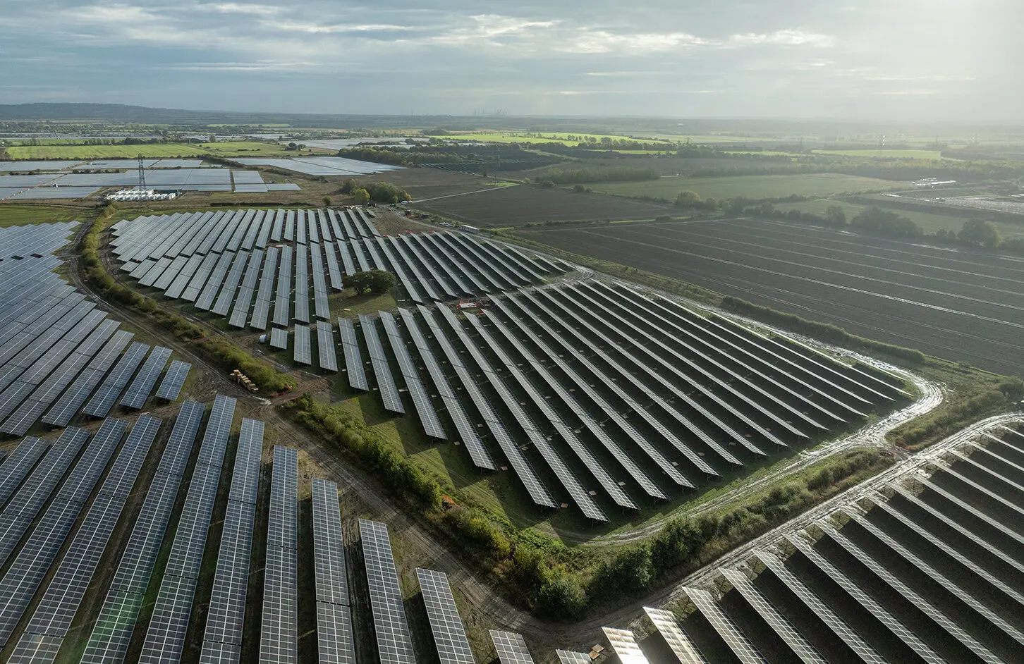 Enviromena secures £825m to expand its renewable energy platform